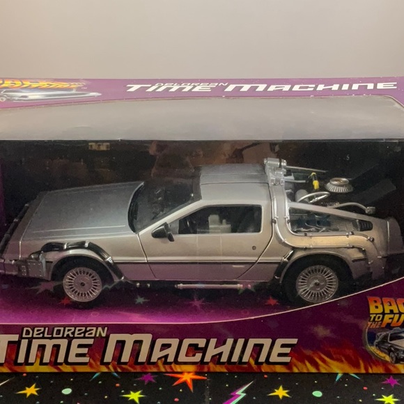 Sealed Welly Back to the Future Delorean Time Machine - Picture 6 of 13
